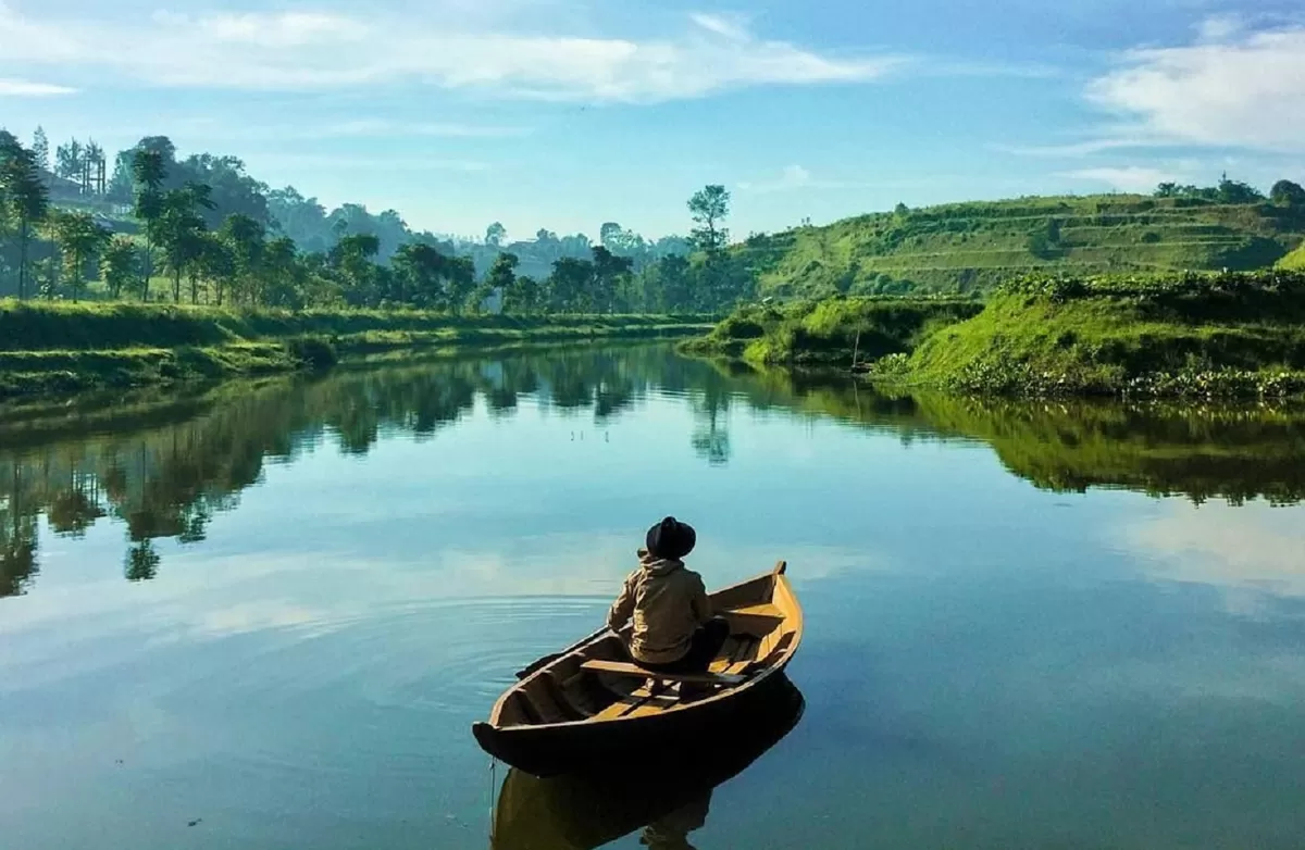 Rekomendasi 10 Wisata Sejuk Bandung, Cocok Buat Healing dan Foto Estetik. (Hendrik Samsuri/IG: @hens4m)