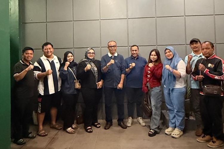 Ketua KONI Jambi Apresiasi Lifter Peraih Emas Kejurnas Bandung Lewat Jamuan Makan Bersama