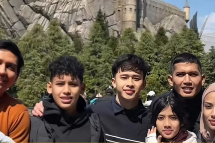 Foto Lucky Hakim dan Keluarga sedang berlibur ke Jepang (Tangkapan layar Instagram jabodetabek24info)