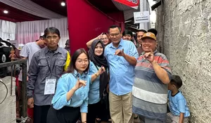 Hamzah Nyoblos Bersama Keluarga di TPS 46 Cimpaeun Depok