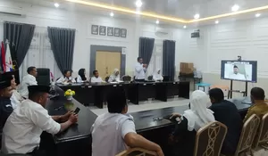 Terima Wejangan dari Ketua KPU RI, KPU dan Bawaslu Kendari Ikuti Silaturahmi Kelembagaan secara Daring