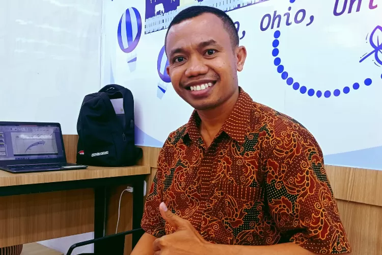 Direktur Eksekutif Pusat Studi Politik dan Pemerintahan Indonesia, Yohanes Oci menyikapi kebebasan pers. (FOTO: Dharma/Suarakarya.id)