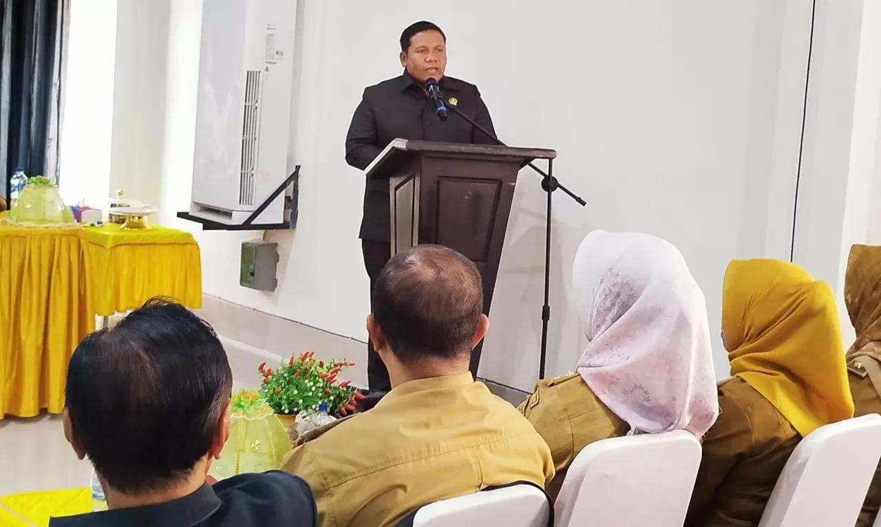 Ketua DPRD Konawe saate memberikan sambutan