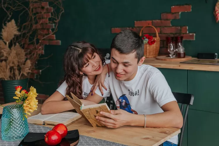 Ramalan cinta zodiak Libra, Scorpio, Sagitarius Minggu 14 Januari 2024 mintalah dukungan dari pasangan (Ilustrasi - pexels/Marina Ambrosimova)