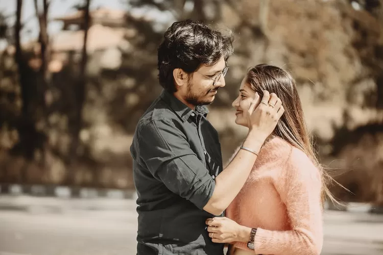  Ramalan cinta zodiak Aries dan Taurus Selasa 31 Januari 2024 jika mencintai seseorang katakan padanya (Ilustrasi - pexels/Camera Treasure)