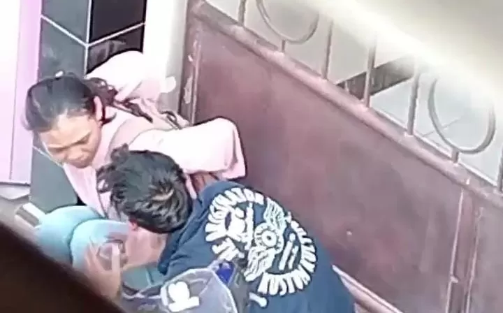 video seorang mahasiswa Universitas Trunojoyo Madura (UTM), Bangkalan, Jawa Timur, memukuli seorang perempuan yang diduga kekasihnya pada Sabtu