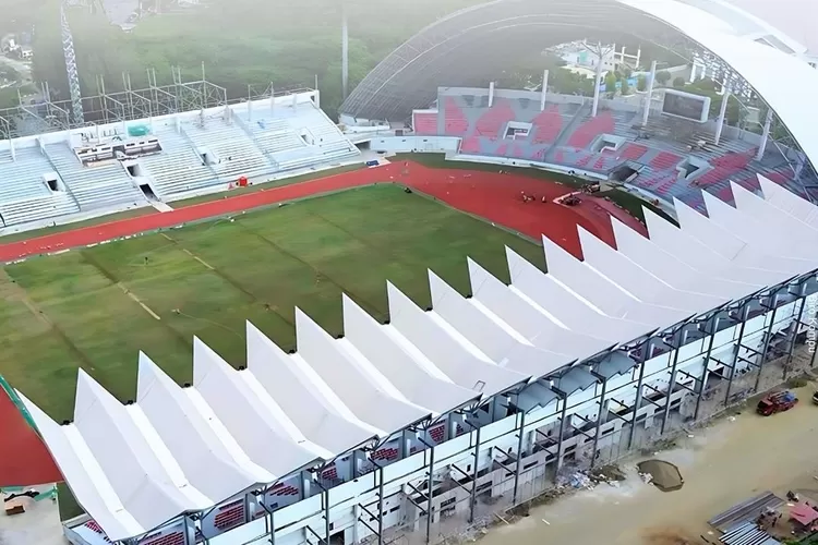 Stadion Harapan Bangsa di Provinsi Aceh dipilih menjadi lokasi seremoni pembukaan Pekan Olahraga Nasional (PON) ke-21 tahun 2024. Pemerintah Pusat melalui Kemen PUPR menggesa pengerjaan supaya rampung di bulan Juli 2024. (Dok: Kemenpupr)