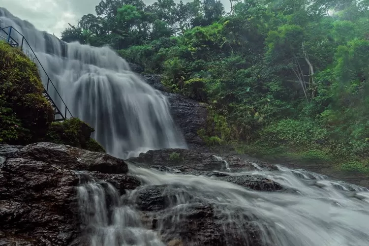 5 Curug Terindah di Jawa Barat, Surganya Pecinta Alam dan Penikmat Healing, Rasanya Nggak Mau Pulang (Gmaps/ AC DIPRO)