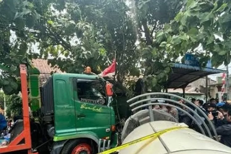 Tujuh Anak Sekolah Tewas Dalam Kecelakaan Maut Di Bekasi - Fokus Satu