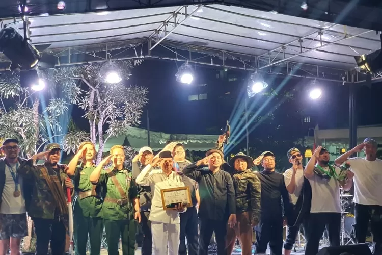 Pertunjukkan hiburan kabaret oleh warga Bali Garden City View pada acara puncak perayaan HUT ke-80 RI dengan tema Garden Fest 3.0, Sabtu (23/8/2025)