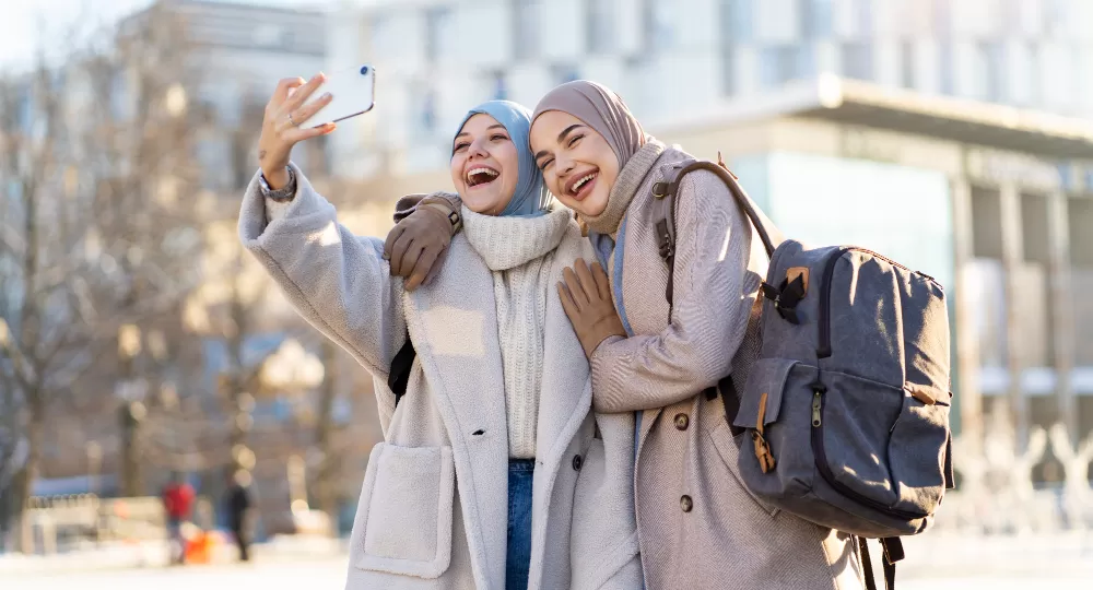 Ilustrasi -  Kabar BUMN - Long weekend selalu jadi momen yang ditunggu banyak orang untuk refreshing sejenak.  Tidak harus pergi jauh, liburan singkat juga bisa terasa menyenangkan kalau dipersiapkan. (Freepik/freepik)