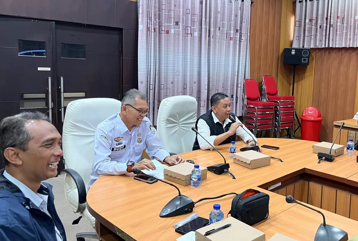 Rapat terkait penertiban rokok ilegal di Jember. (M Purnomo/SketsaNusantara.id)