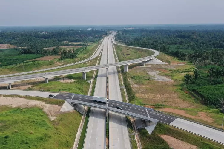 Ilustrasi Jalan Tol Betung-Tempino-Jambi di Provinsi Jambi yang akan mempersingkat waktu perjalanan ke Jakarta kurang dari 24 jam. Tol ini rangkaian dari Jalan Tol Trans Sumatera (JTTS). (Instagram: pupr_bpjt)