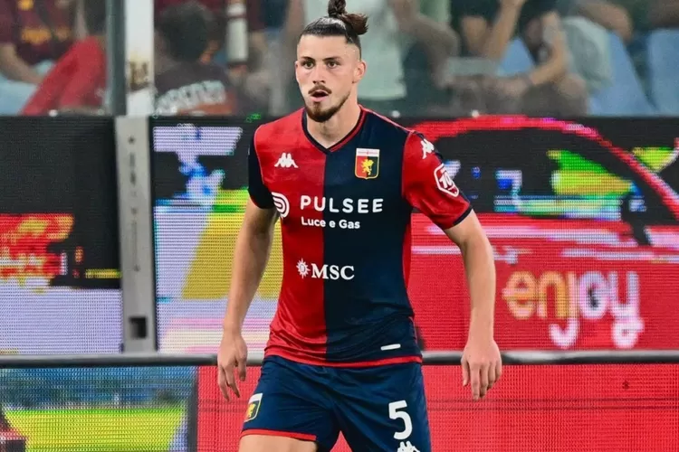 Tottenham Hotspur Terancam Kehilangan Radu Dragusin, Direbut Bayern Munich? (Instagram @radudragusin5)