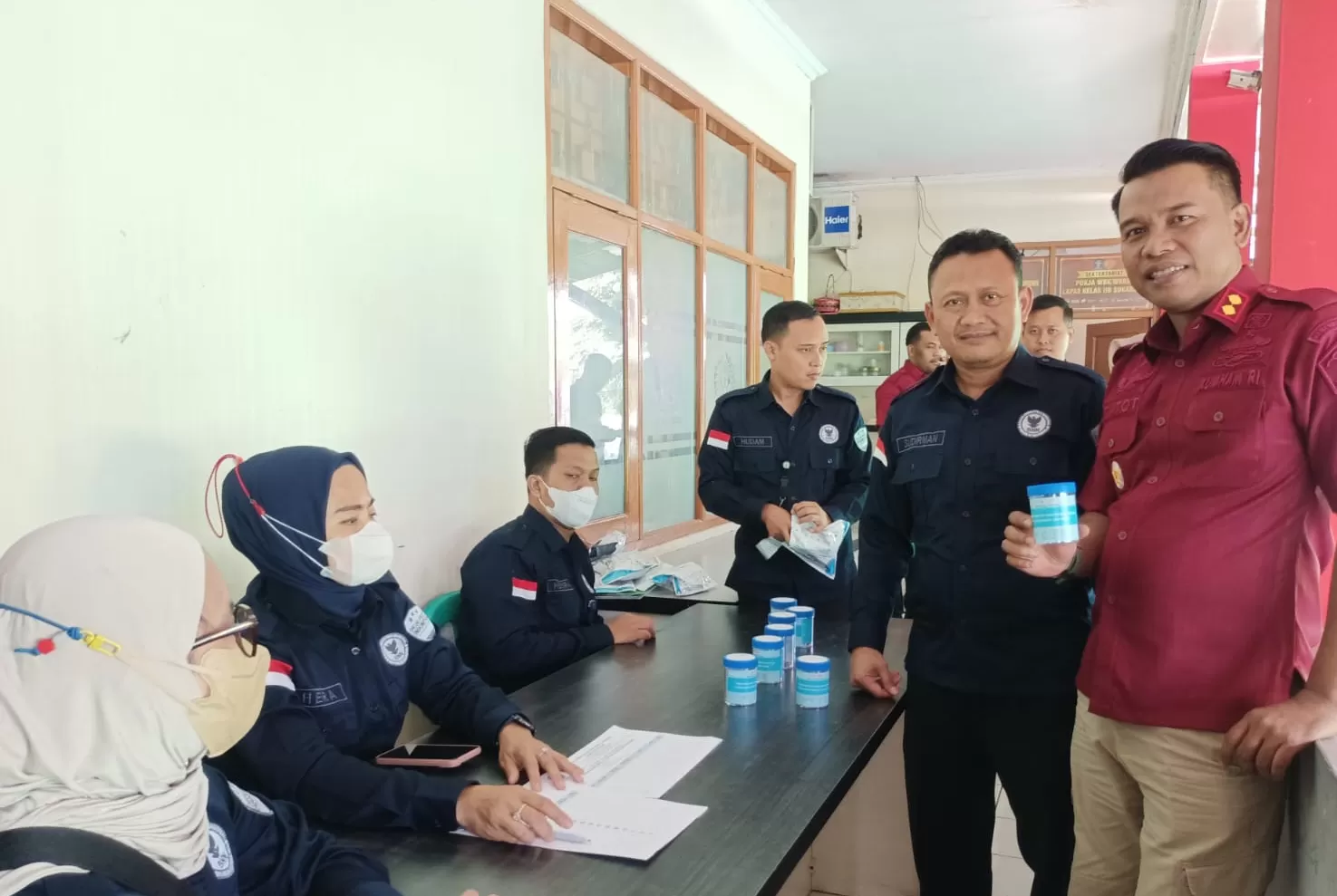 BNNK Sukabumi Tes Urine Personil Lapas Kelas II B Warungkiara (Rapik Utama )