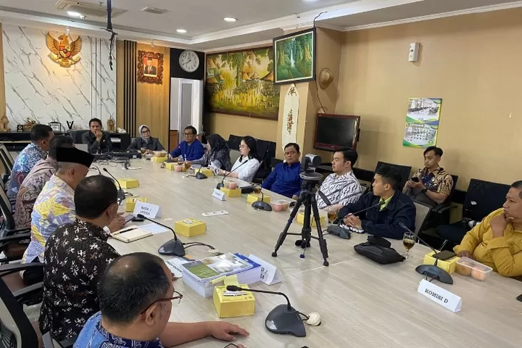 Komisi D DPRD Kota Bandung rapat kerja perdana membahas pemindahan SDN 026 Bojongloa, Bojongloa Kidul, Kota Bandung (Ist)