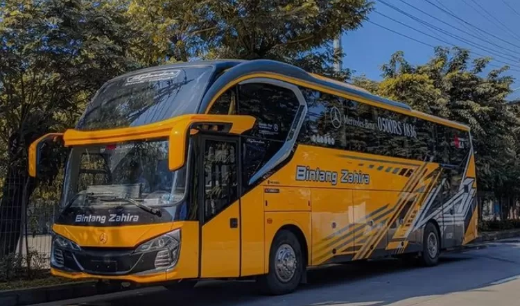 Salah satu bus mewah di Sulawesi.