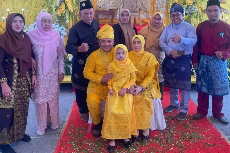 Izhar Fauzi Resmi sandang gelar kedatukan