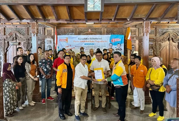 Afnan Singgih saat menerima dukungan Hanura (Harminanto) 