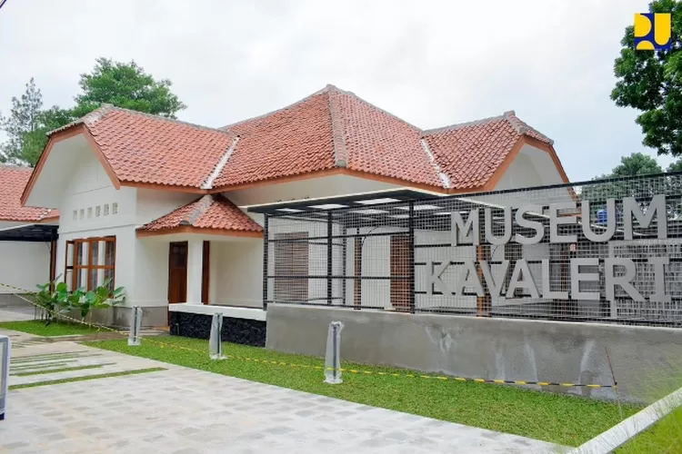 Kementerian Pekerjaan Umum dan Perumahan Rakyat (PUPR) telah menyelesaikan pekerjaan renovasi Museum Kavaleri Indonesia yang berada di Kompleks Pusat Kesenjataan Kavaleri (Pussenkav) TNI AD di Kota Bandung, Jawa Barat.