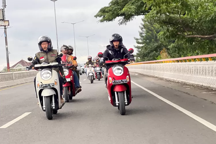 Sebanyak 100 bikers dari perwakilan Paguyuban Honda Scoopy Jawa Barat mengikuti menggelar acara &ldquo;Matchy With Scoopy&rdquo;  (PT Daya Adicipta Motora)