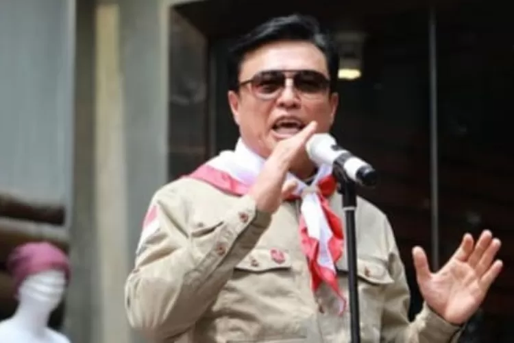 Pendiri EIGER, Ronny Lukito akan menerima sebuah kehormatan berupa kujang pusaka dari budayawan Sunda, Abah Alam.