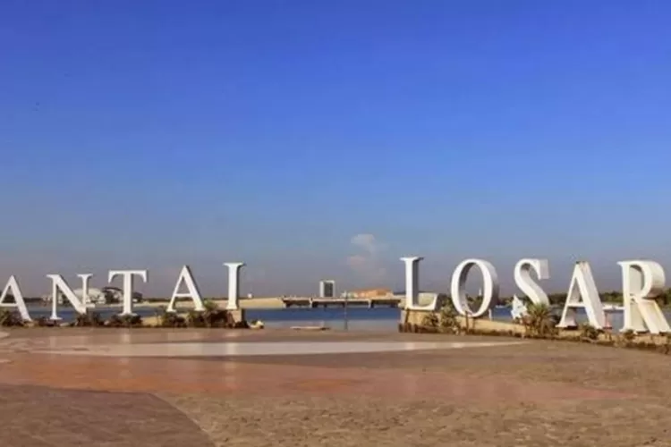 Gambar pantai Losari Makassar  (Viva.co.id)