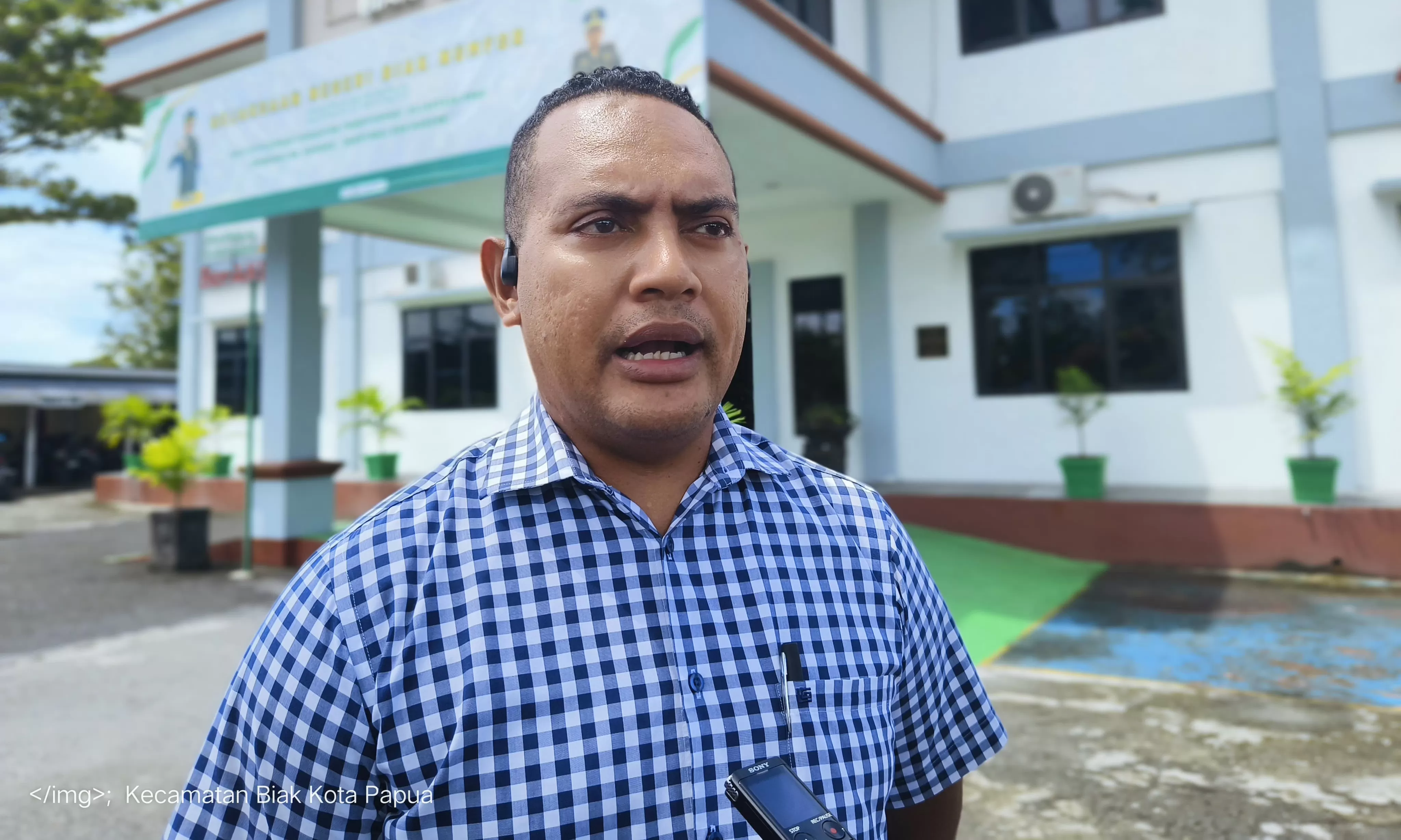 Kasat Reskrim Polres Supiori, IPDA Daniel Z Rumpaidus. (CENDERAWASIH POS/ISMAIL)