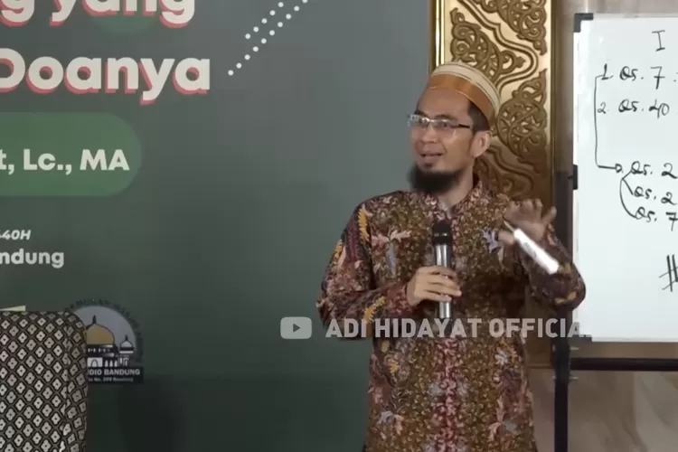 Amalan Jelang Berangkat Haji Bagi Calon Jemaah Haji Menurut Ustaz Adi Hidayat (Tangkapan Layar YouTube Adi Hidayat Official)