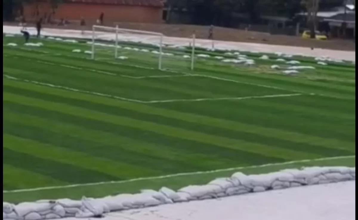 Penampakan Stadion Turatea Jeneponto yang kini memasuki tahap penyelesaian pembangunan berkat dukungan anggaran dari Pemerintah Provinsi Sulawesi Selatan, Minggu (4/1). (sulawesinetwork.com)