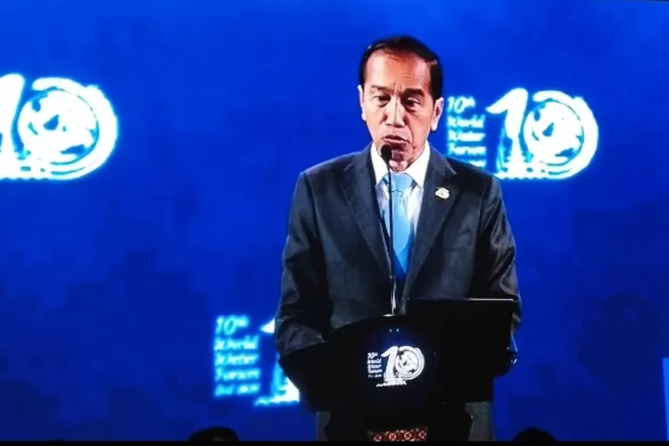 Presiden Joko Widodo (Jokowi) dalam sambutannya saat membuka acara World Water Forum (WWF) ke-10 di Bali, Senin (20/5/2024), menyinggung soal mayoritas permukaan bumi yang ditutup dengan air.