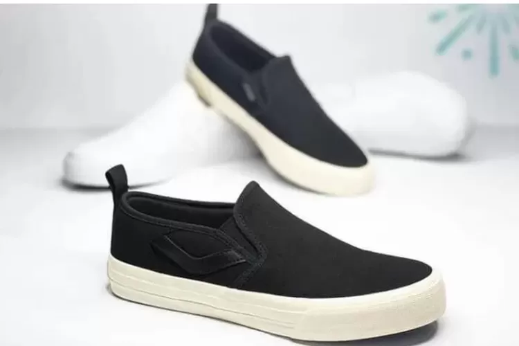 Sepatu slip on brand on sale lokal