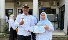 Kelurahan Duren Seribu Cetak Hattrick Raih Penghargaan Pengumpul Minyak Jelantah Terbanyak di Depok