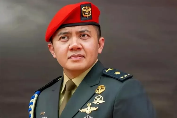 Mayor Teddy Indra Wijaya, ajudan Prabowo, ditunjuk sebagai Sekretaris Kabinet. Siap jadi perwira muda berprestasi di pemerintahan! (Instagram @jurnalteddy.offc / HukamaNews.com)