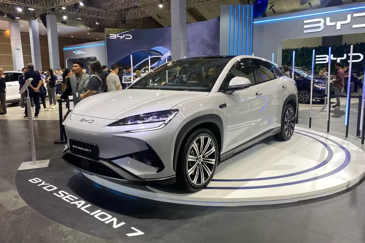 BYD Sealion 7 mejeng di IIMS 2025. (Istimewa)