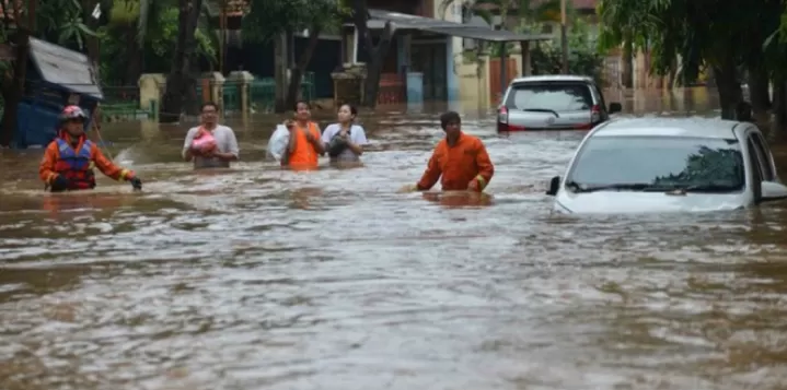 Bencana banjir yang terjadi disebabkan curah hujan tinggi dan diperparah dengan kerusakan ekosistem. (Sumber foto: Kalteng Multimedia)