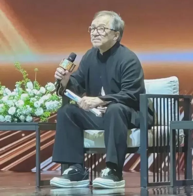 Penampakan Terbaru Jackie Chan di Usia 70 Tahun