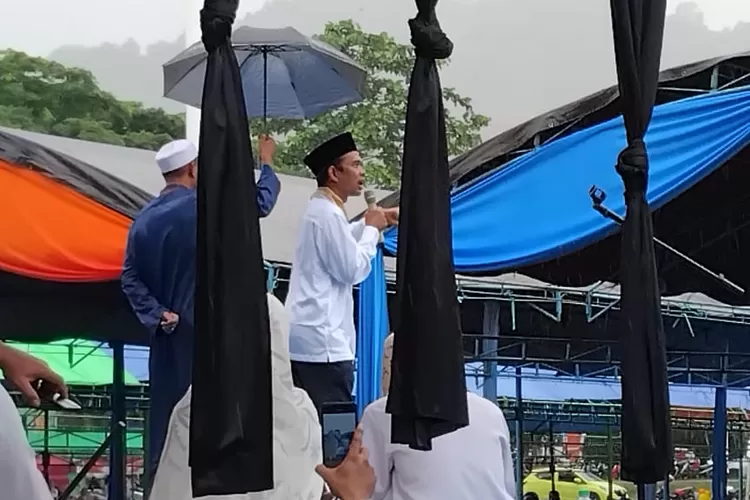 UAS saat berada di lapangan bumi mas Uemalingku, Kabupaten Tojo Una Una. Foto: Istimewa