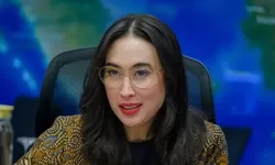 Imbas Dua Pendaki Asing Jatuh di Gunung Rinjani, Kemenparekraf Desak SOP Wisata Ekstrem Diperketat