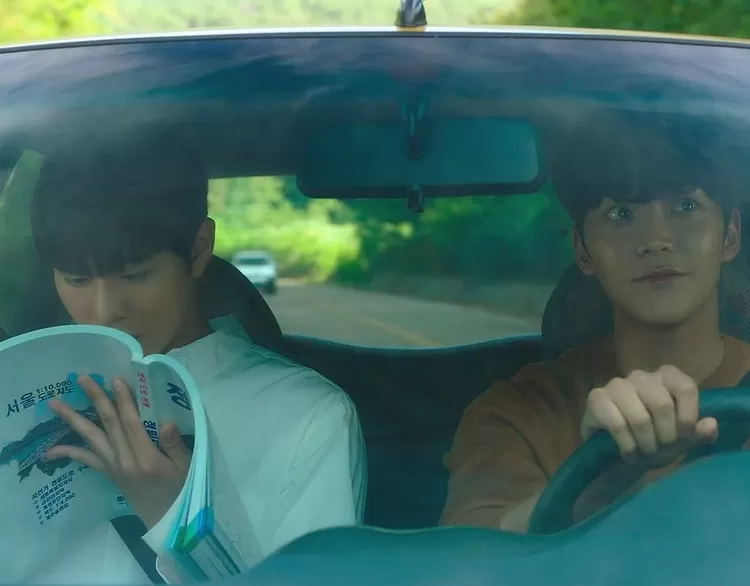 Adegan 'boys love' di drama Korea A Time Called You.