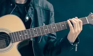 Chord Gitar Seventeen - Menemukanmu, Lirik: Kini Ku Menemukanmu, di Ujung Waktuku Patah Hati