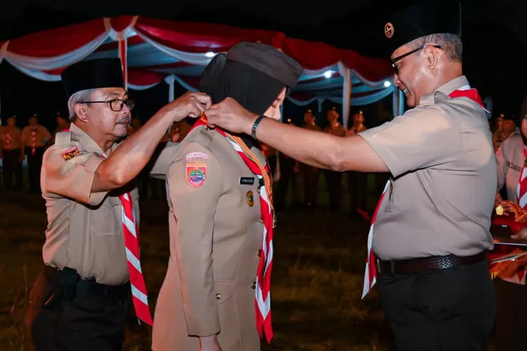Wagub Sulsel Fatmawati Rusdi Terima Lencana Melati dari Kwarnas Pramuka.