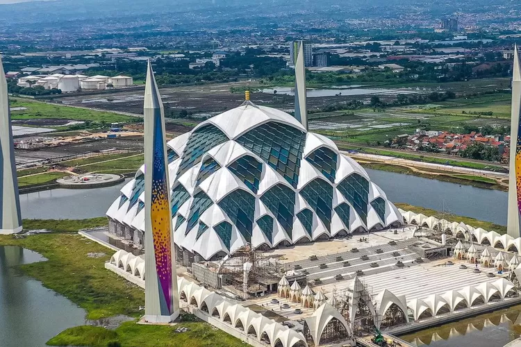 Ide Awal Pembangunan Masjid Al Jabbar Gara-gara Masjid Raya Selalu ...