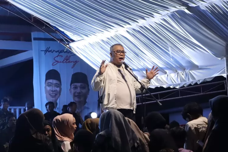 Ahmad Ali saat berbicara di hadapan masyarakat dan pendukungnya saat melakukan safari politiknya di beberapa daerah. (Foto: Ist).