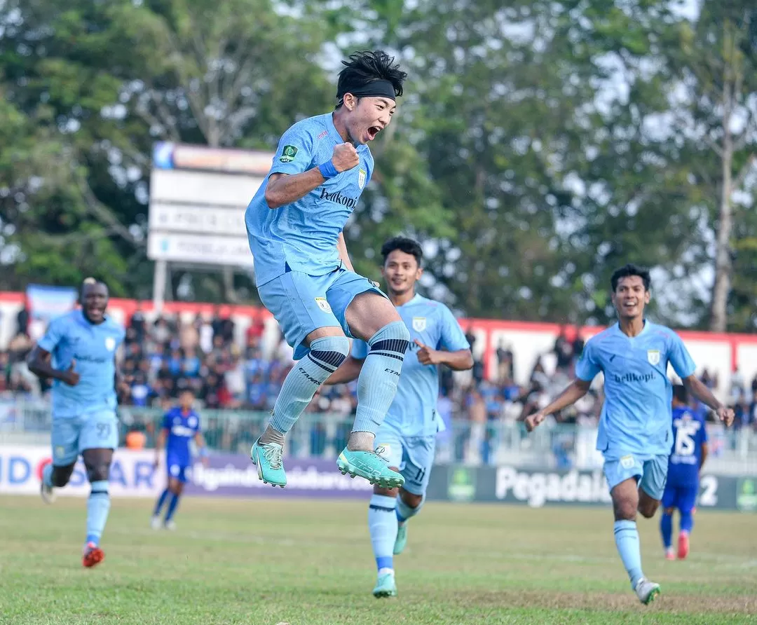 Persela Lamongan Bersiap Tempur di Liga 2: Doa Bersama dan Misteri Kedatangan Simon McMenemy