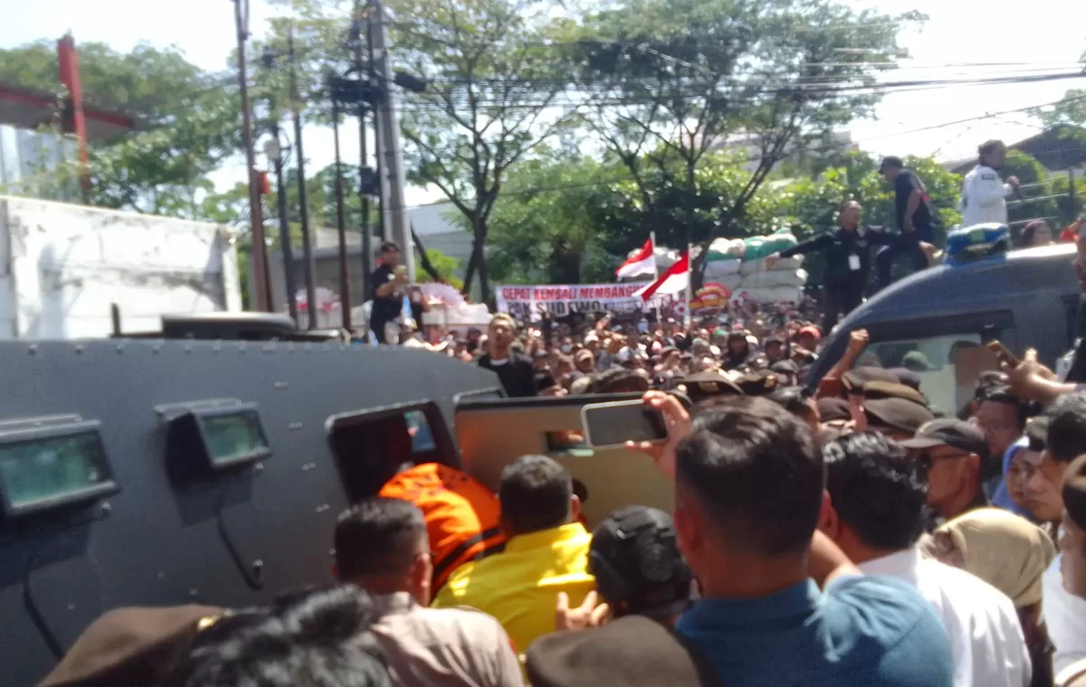 paska sidang mantan bupati Pati Sudewo Ricuh dok. EI TJ.com
