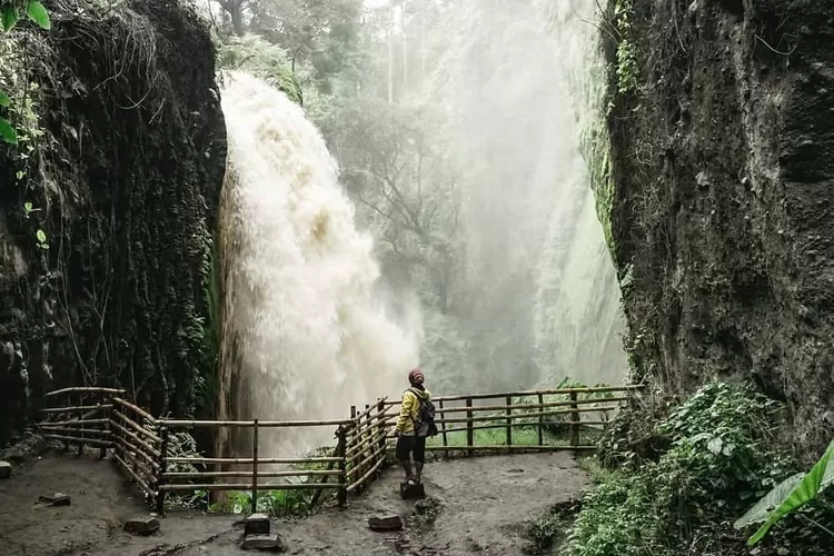 Air Terjun Blawan Bondowoso. (Instagram @mbolangjatim)