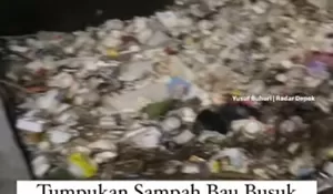 Tumpukan Sampah di Dekat Balai Kota Depok bikin Mual