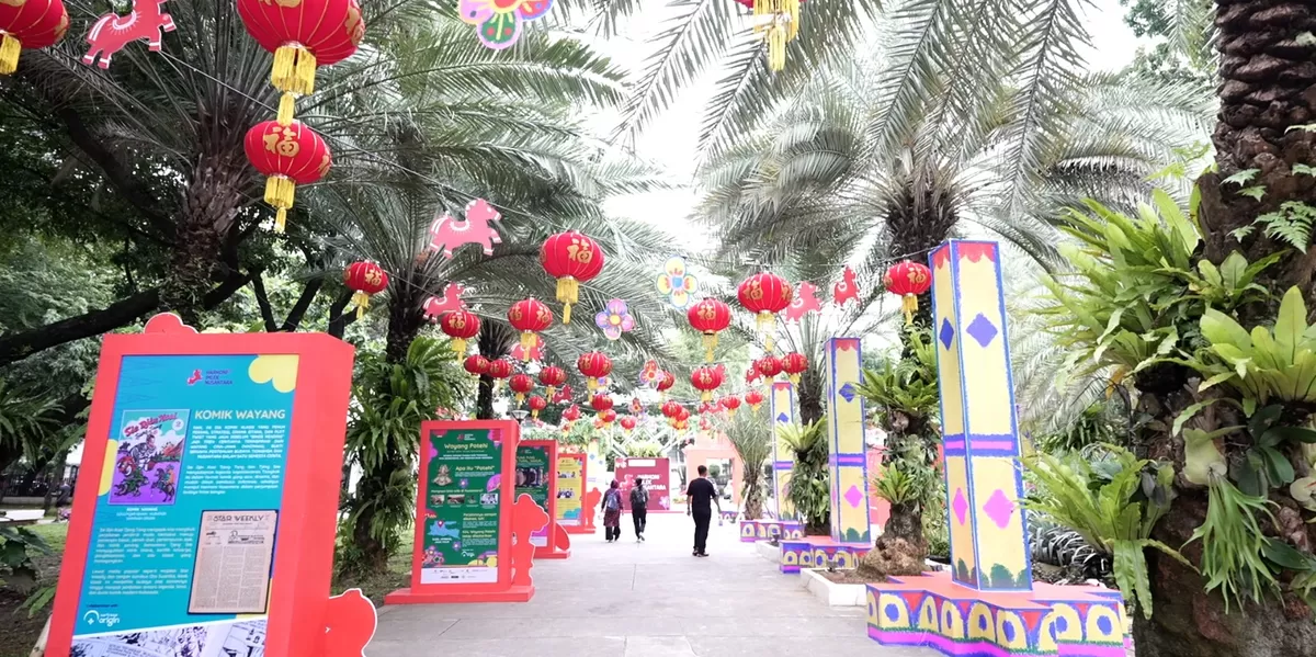 Museum Akulturasi yang hadir pada Imlek Festival 2577 di Lapangan Banteng, Jakarta, memberikan pengalaman tersendiri bagi masyarakat, terutama dari kalangan generasi Z. (Kalimantansatu.com/Dok. IST)