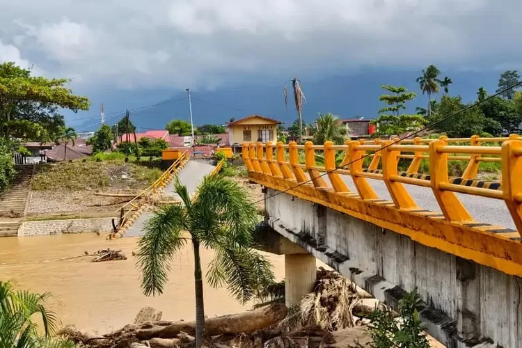 Kondisi dan dampak terkini pasca bencana banjir dan tanah longsor di Kota Padang, Provinsi Sumatera Barat (bnpb.go.id)